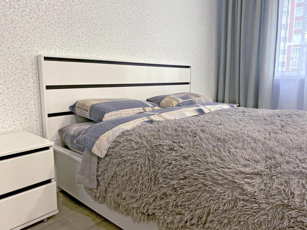 сучасна з видом на Versal Park Apartment