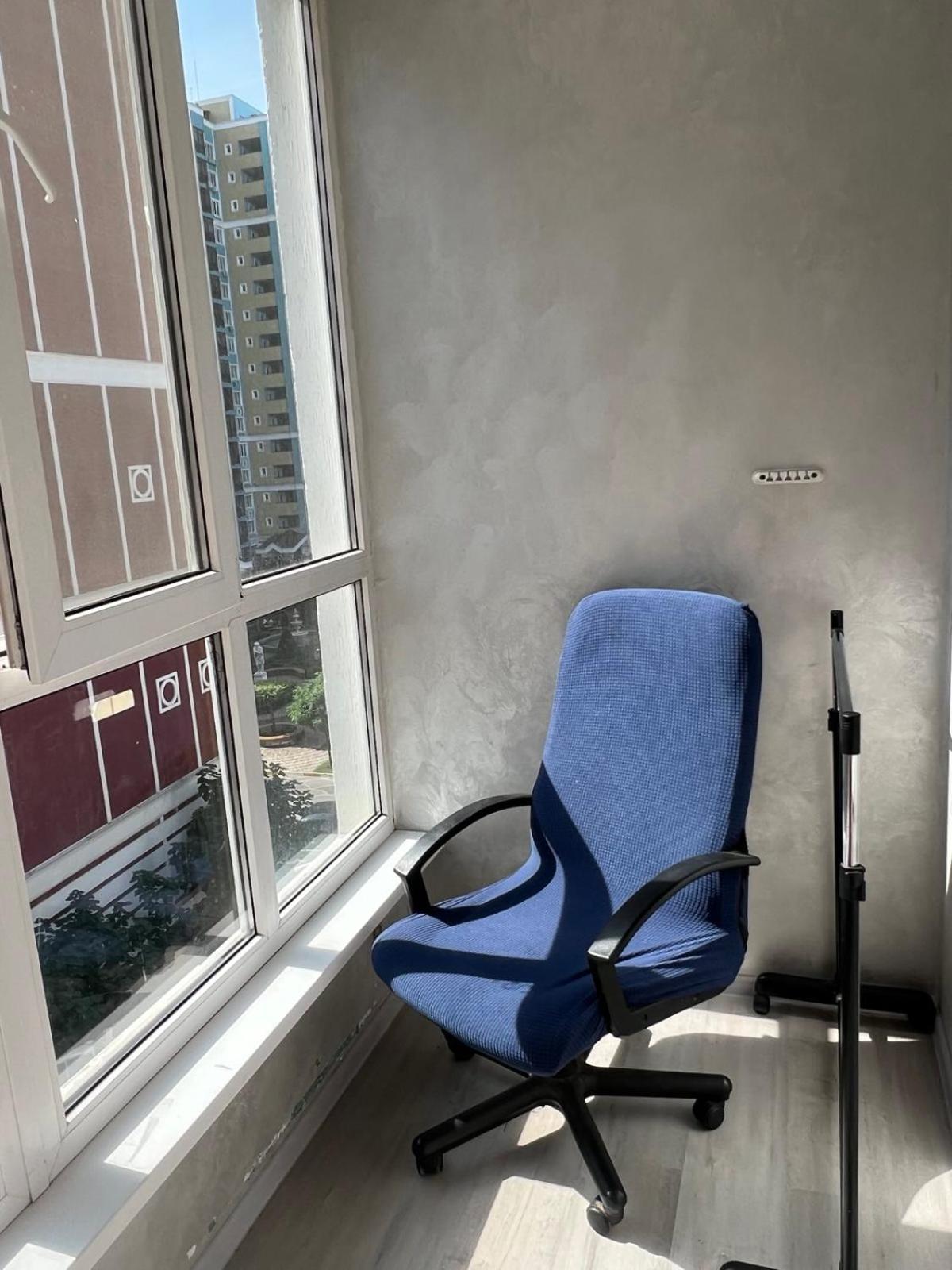 сучасна з видом на Versal Park Apartment *